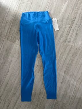 Women’s blue active leggings